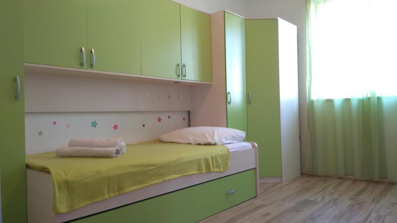 Laura Apartment Koromacno Ngoại thất bức ảnh